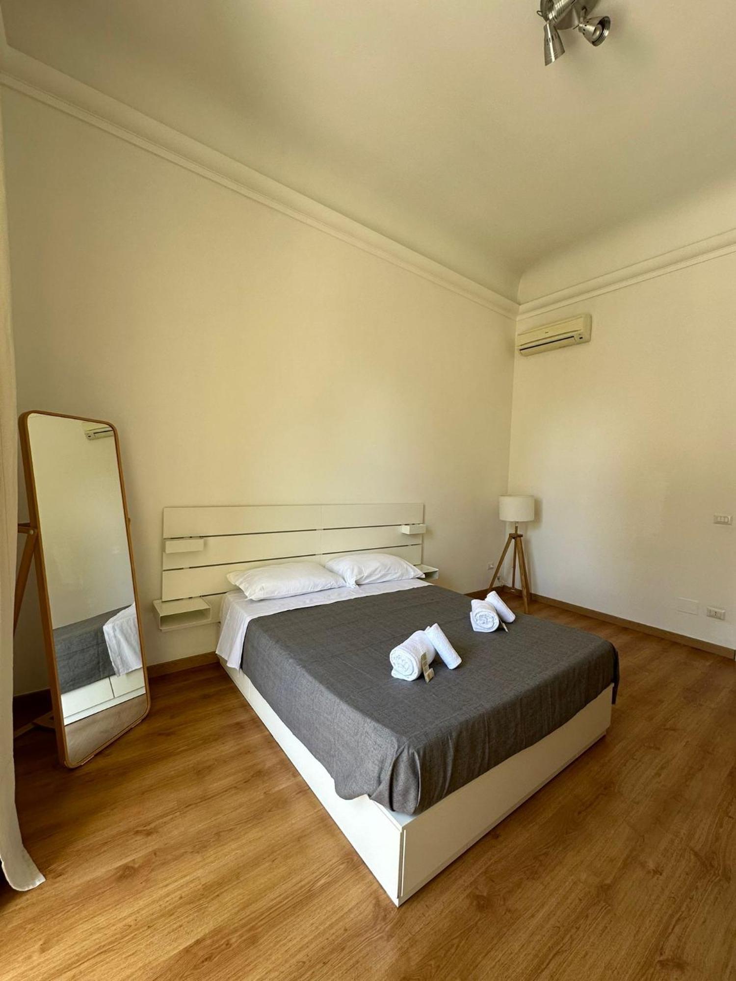 Apartament Amica Taranto In Piazza Zewnętrze zdjęcie